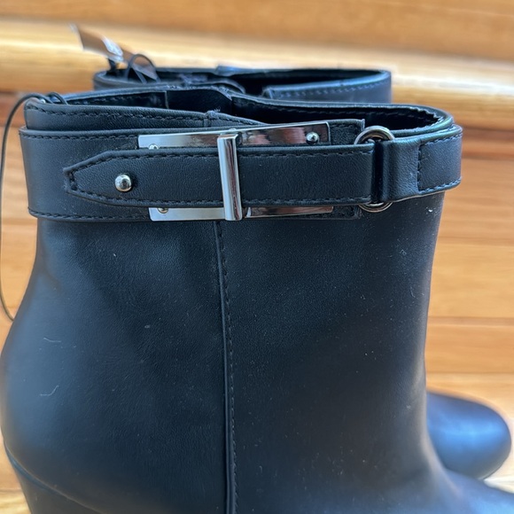 NWT EXPRESS black Wedge Heels Ankle Boots Size 8 - Picture 4 of 9